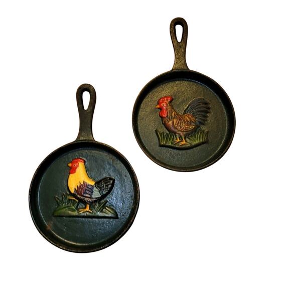 Vtg Rooster Cast Iron Skillets Miniature Pan Decorative Wall Hangings Farmhouse - Picture 1 of 6